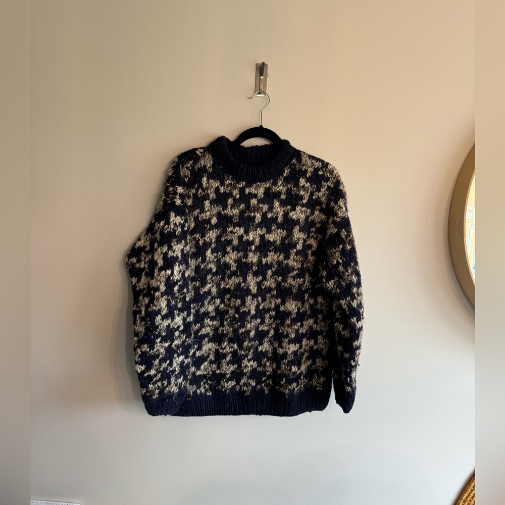 Amos&andis small wool chunky knit sweater..